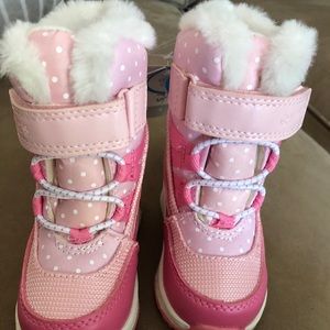 Baby girls Carter’s winter snow boots NWT size 4